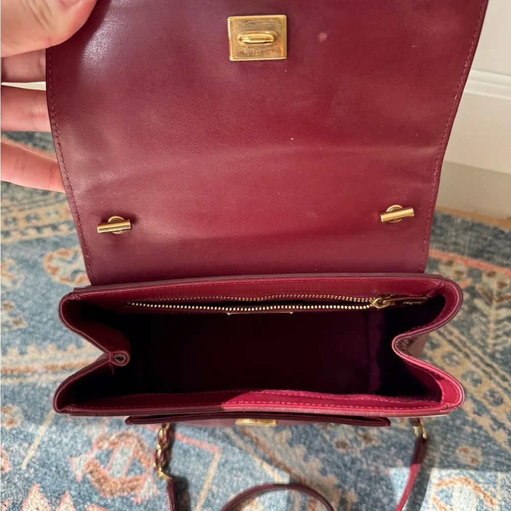 Salvatore Ferragamo burgundy bow leather crossbody handbag chain top handle bag - Picture 4 of 10